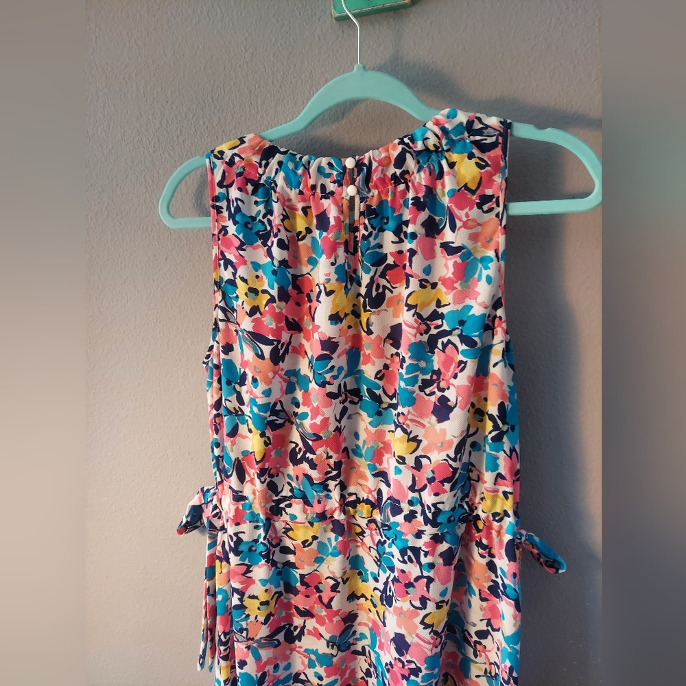 Cute spring/summer dress cutaway shoulders , draws in at the waist